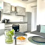 Luxury Front Apartman *
