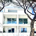 Luxury Front Apartmán *