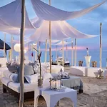 Luxury Front Apartment