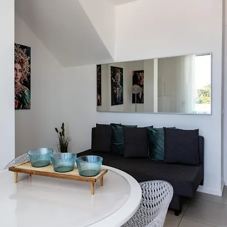 Apartament Luxury Front *