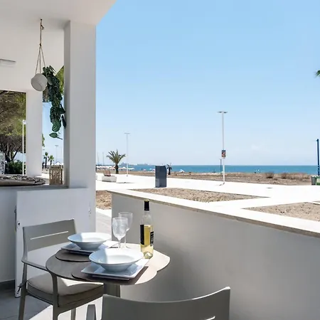 Luxury Front Apartament Torre Grande